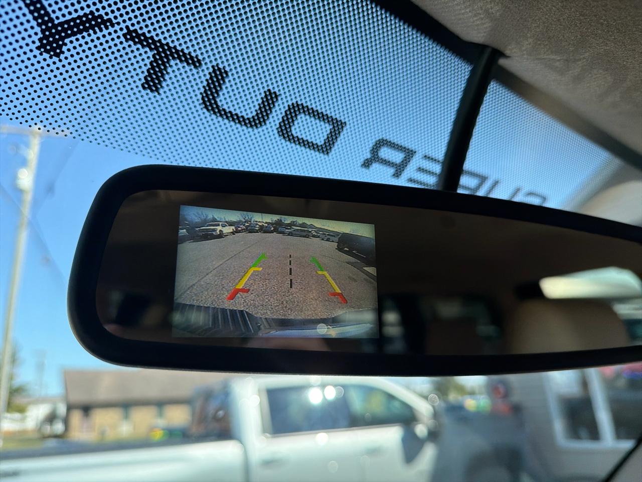 Ford Super Duty F-350 SRW Crew Cab 156" Lariat 4WD 2011