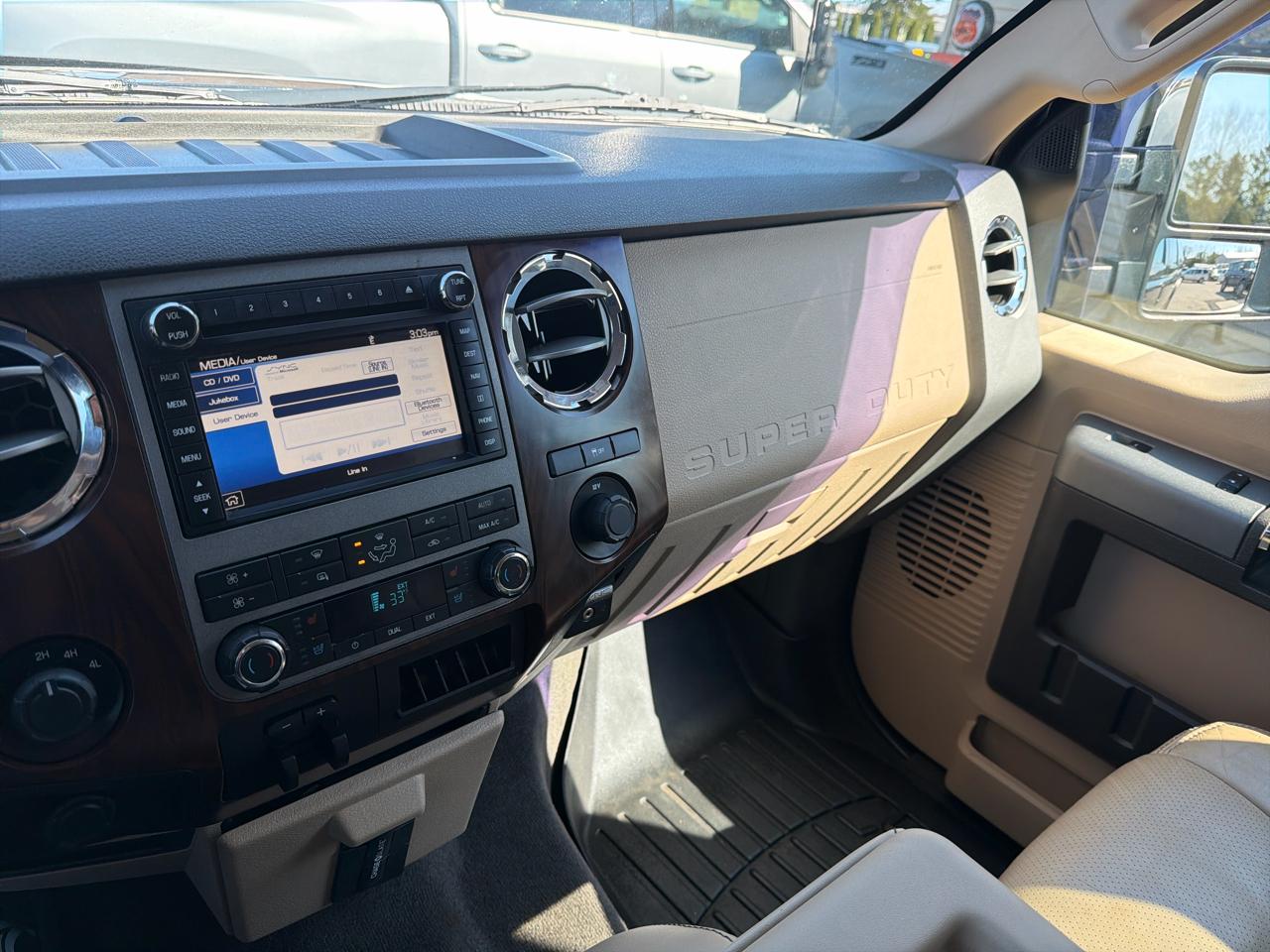 Ford Super Duty F-350 SRW Crew Cab 156" Lariat 4WD 2011