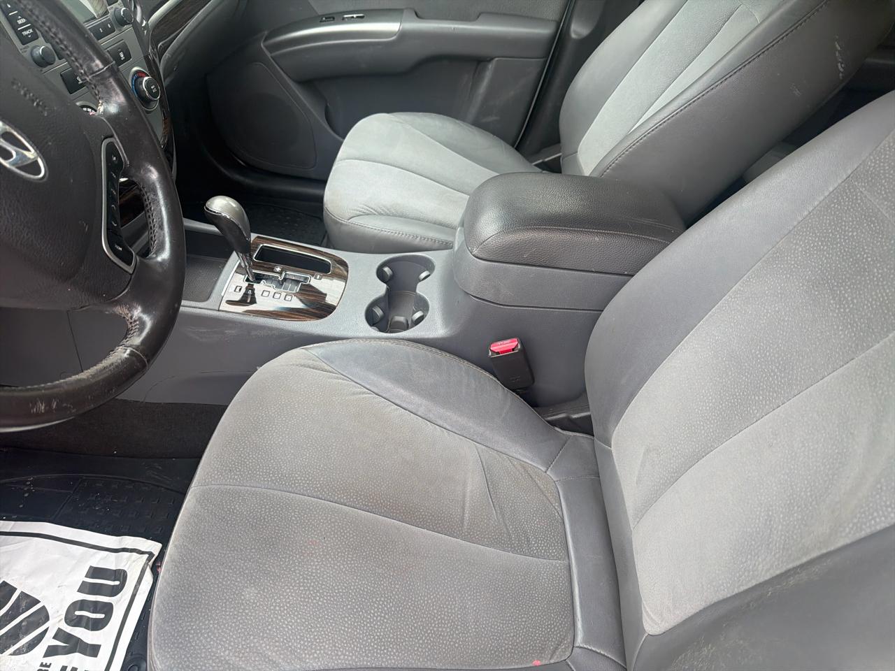 Hyundai Santa Fe FWD 4dr V6 SE 2012