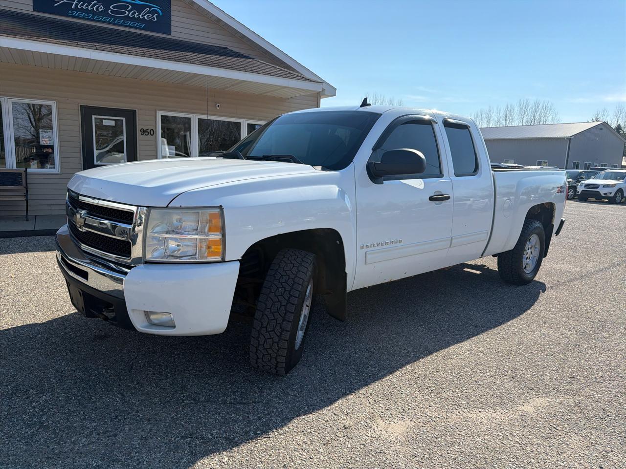 Chevrolet Silverado 1500 4WD Ext Cab 143.5" LT 2009