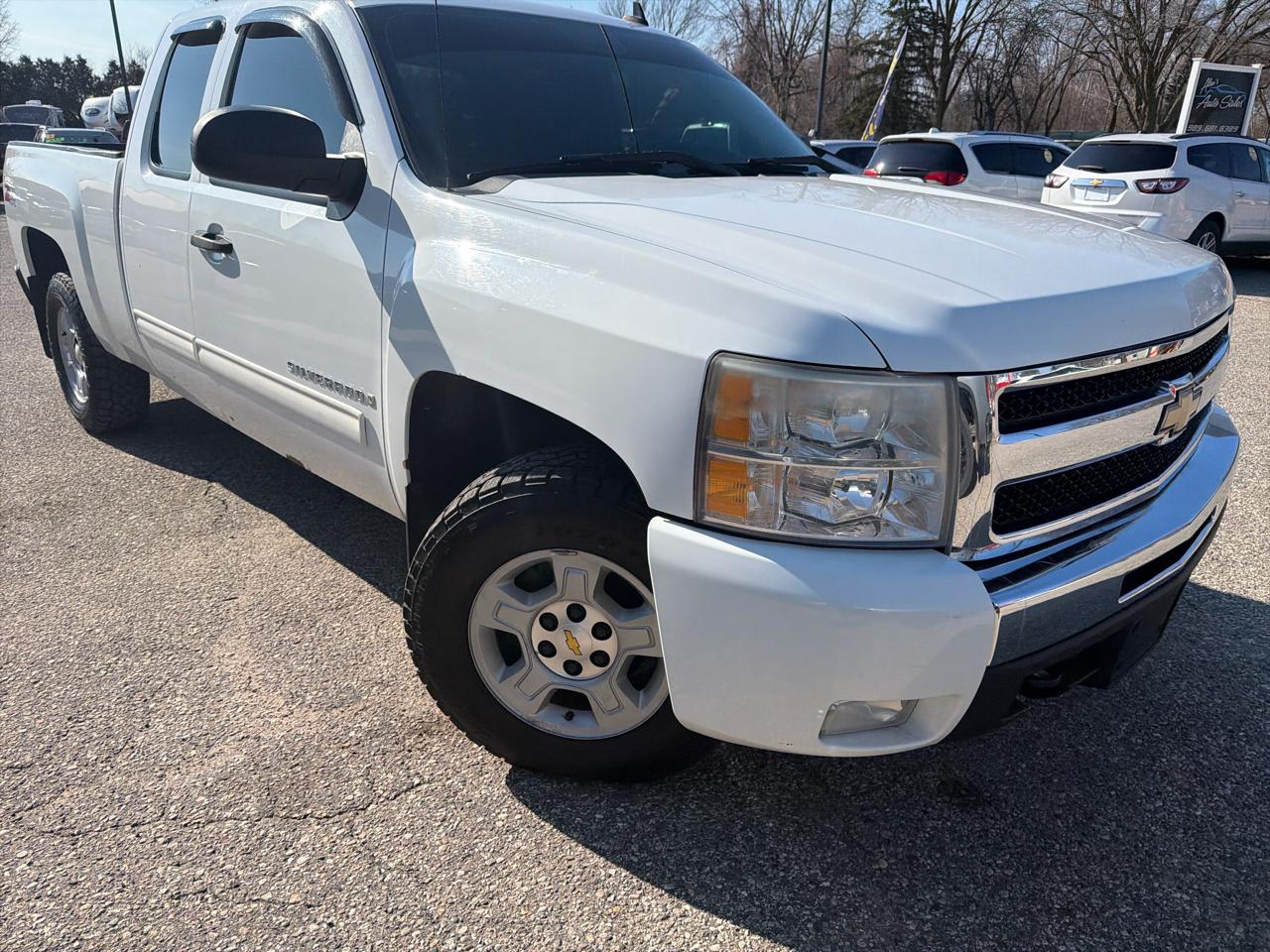 Chevrolet Silverado 1500 4WD Ext Cab 143.5" LT 2009