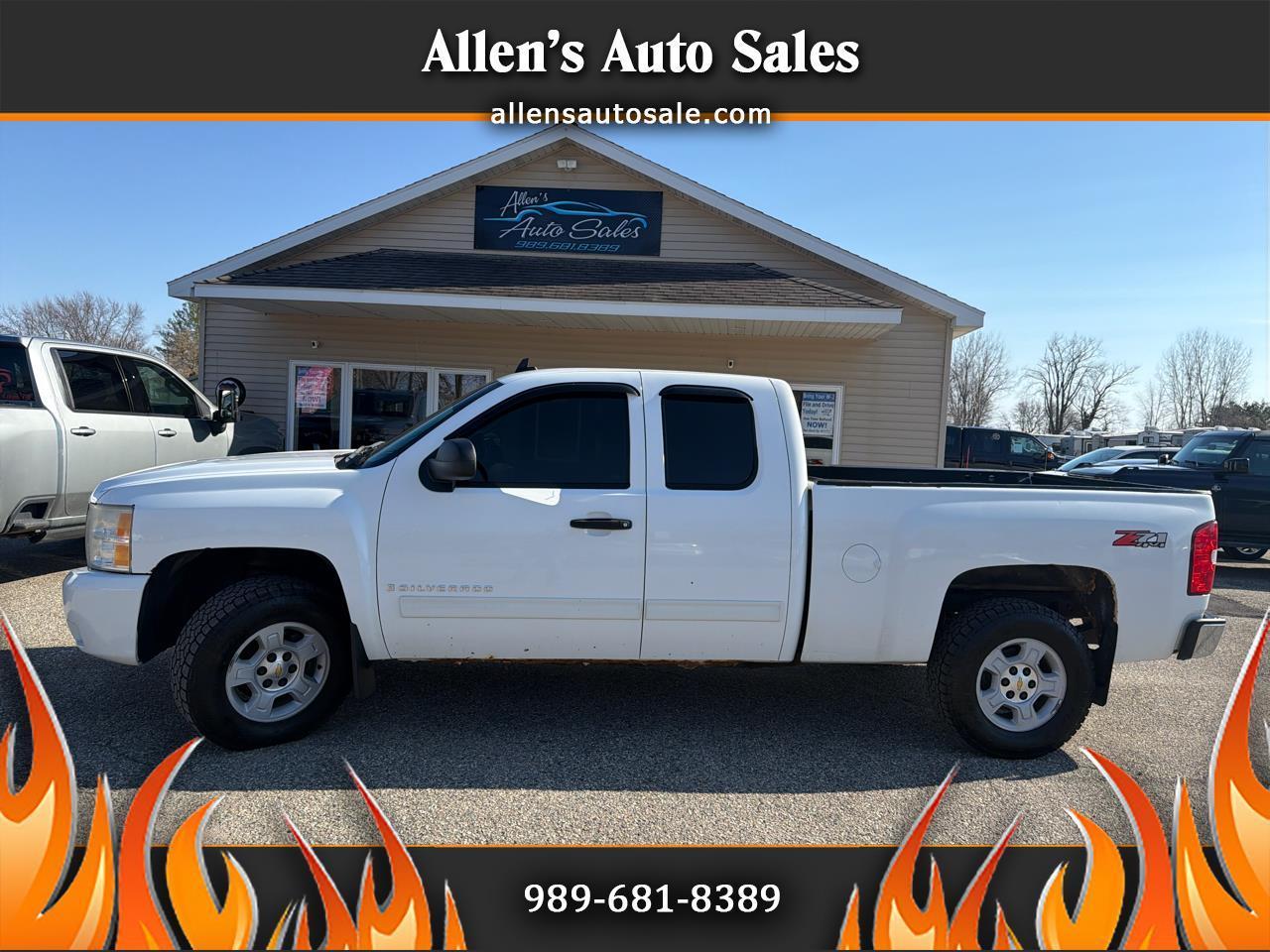 2009 Chevrolet Silverado 1500 4WD Ext Cab 143.5" LT