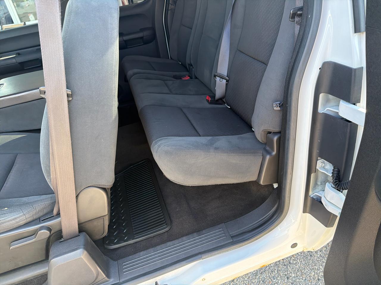 Chevrolet Silverado 1500 4WD Ext Cab 143.5" LT 2009