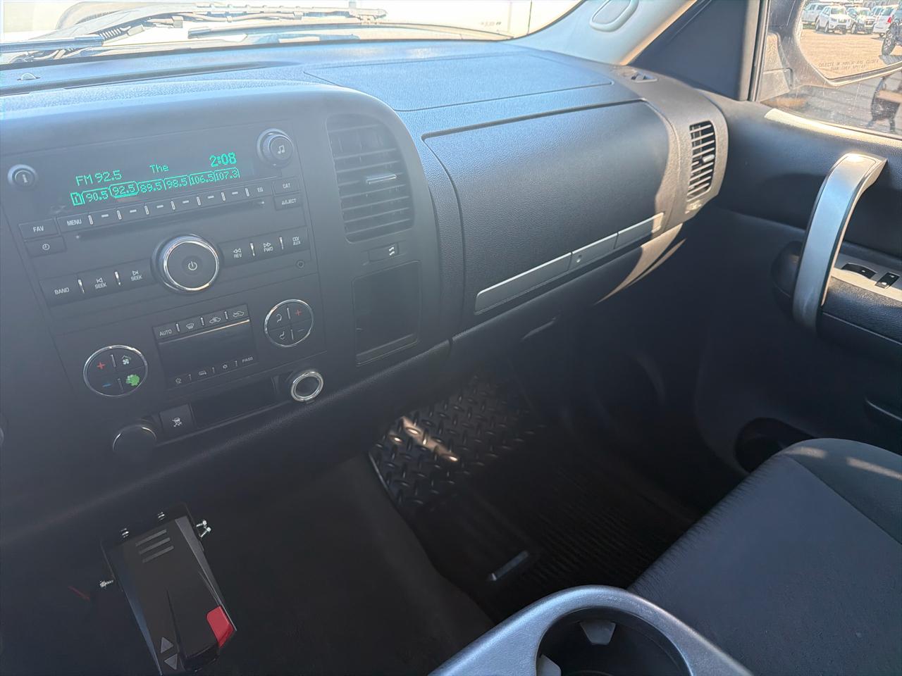 Chevrolet Silverado 1500 4WD Ext Cab 143.5" LT 2009