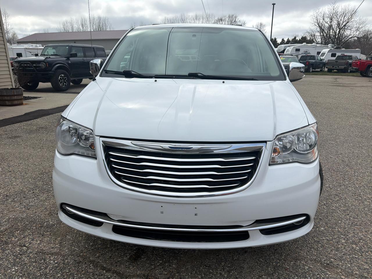 Chrysler Town & Country 4dr Wgn Touring-L 2016