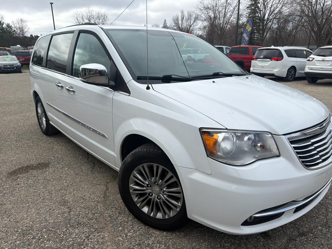 Chrysler Town & Country 4dr Wgn Touring-L 2016