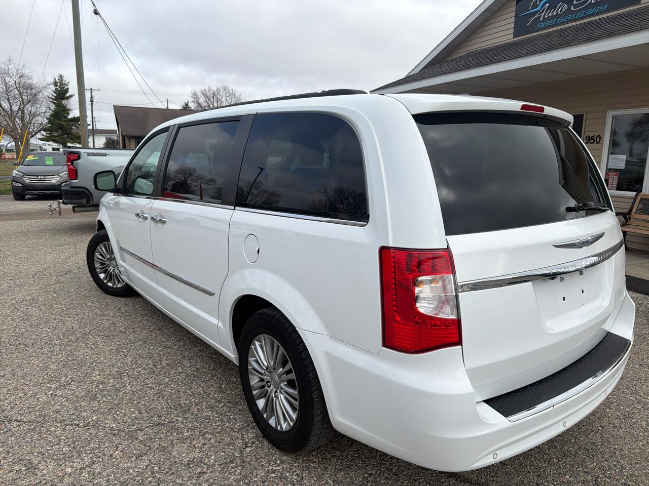 Chrysler Town & Country 4dr Wgn Touring-L 2016