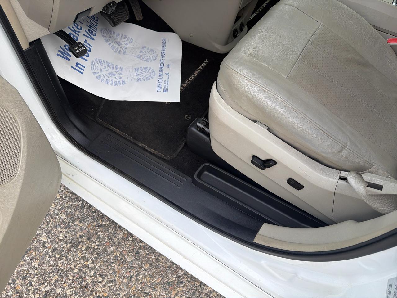 Chrysler Town & Country 4dr Wgn Touring-L 2016