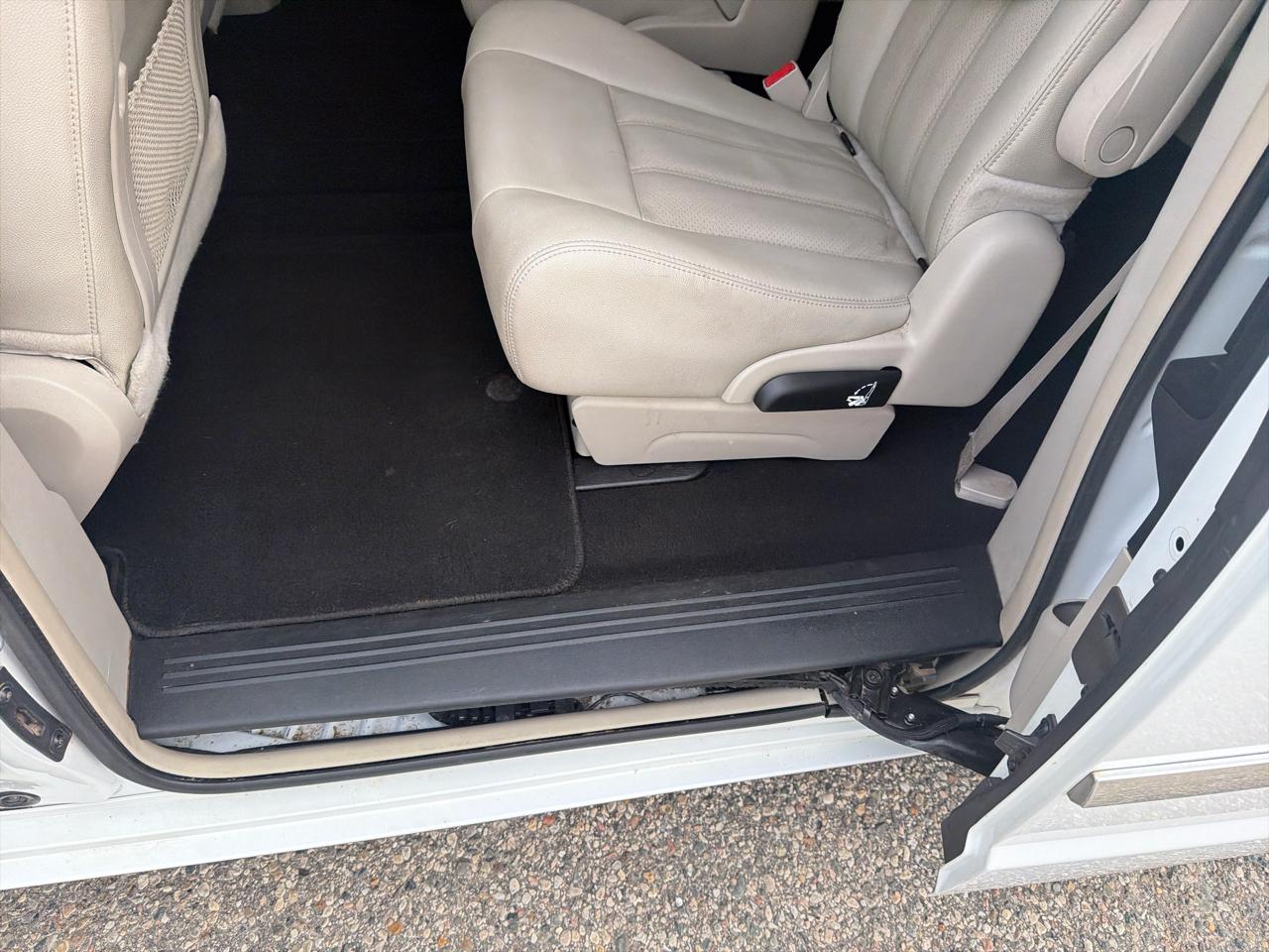 Chrysler Town & Country 4dr Wgn Touring-L 2016