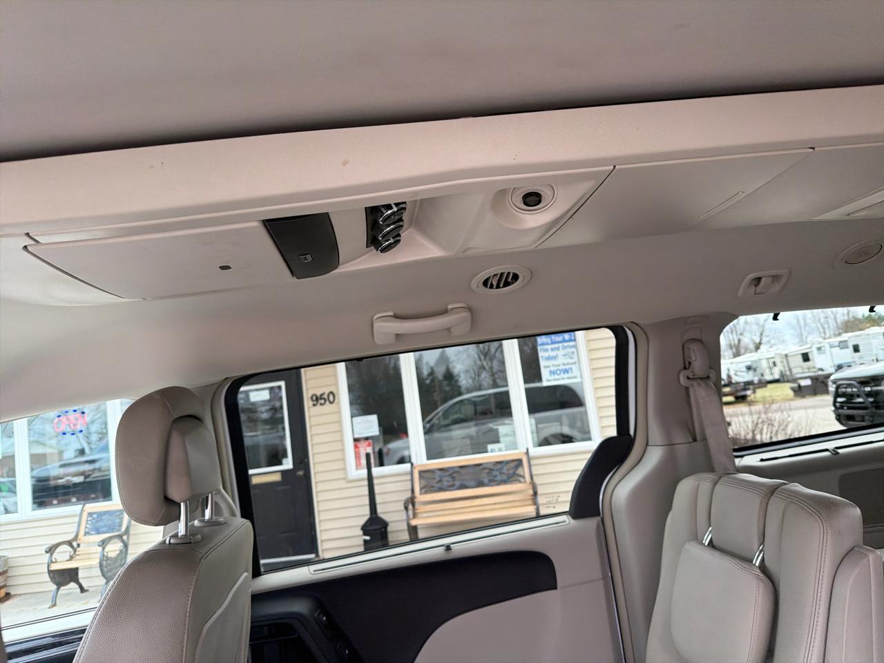 Chrysler Town & Country 4dr Wgn Touring-L 2016