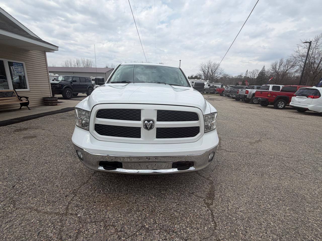 RAM 1500 4WD Crew Cab 149" Outdoorsman 2016