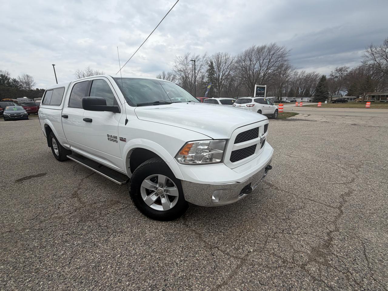 RAM 1500 4WD Crew Cab 149" Outdoorsman 2016