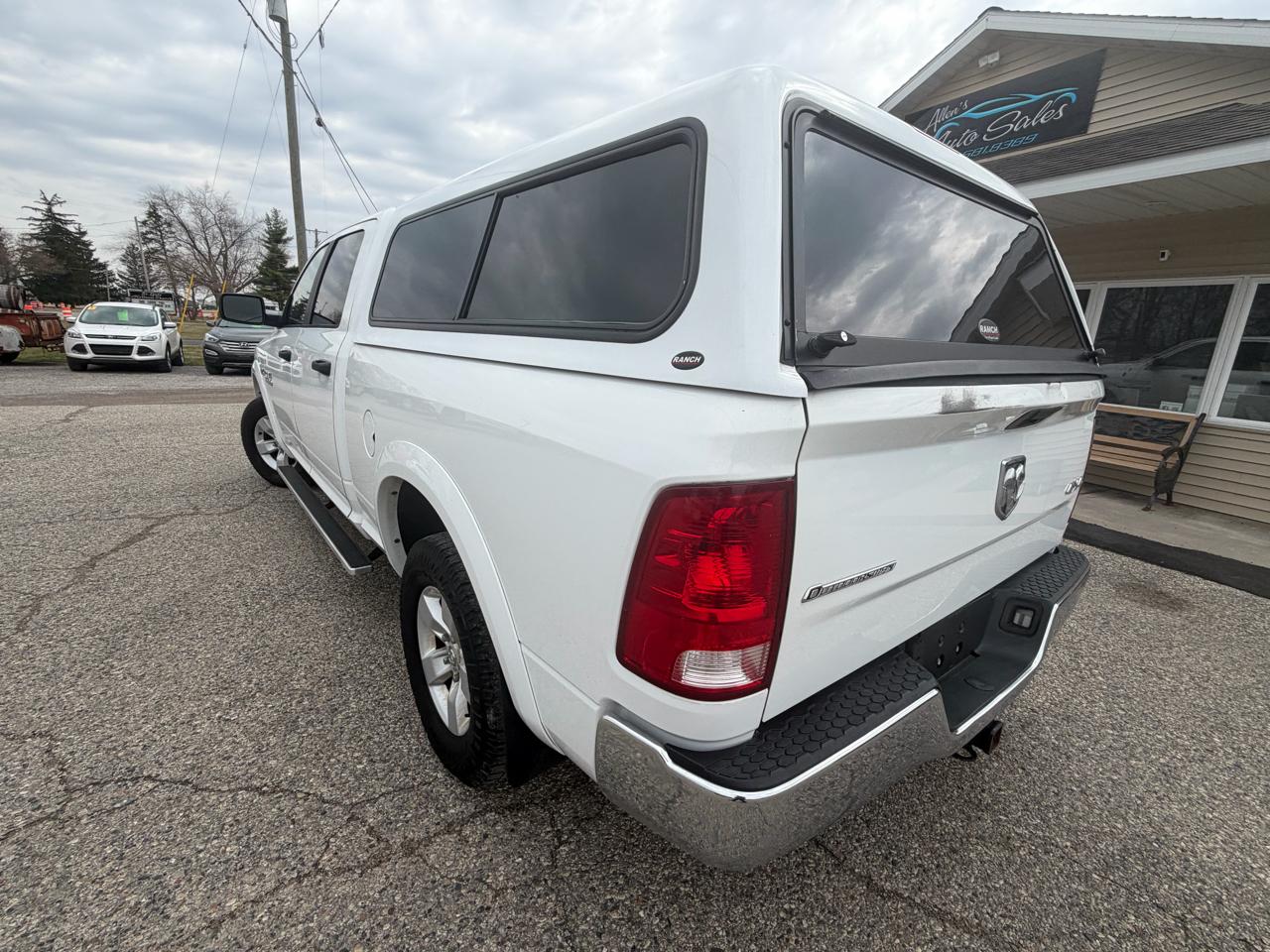 RAM 1500 4WD Crew Cab 149" Outdoorsman 2016
