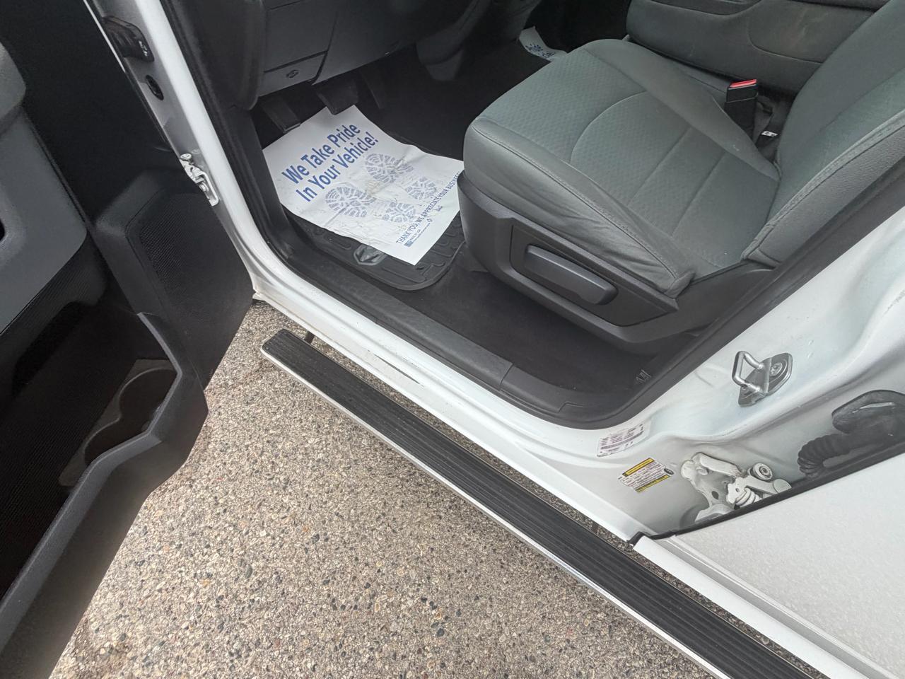 RAM 1500 4WD Crew Cab 149" Outdoorsman 2016