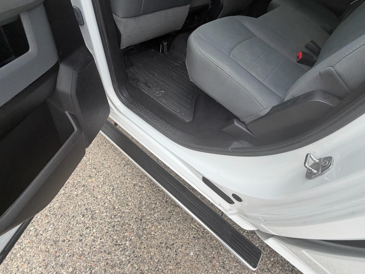 RAM 1500 4WD Crew Cab 149" Outdoorsman 2016