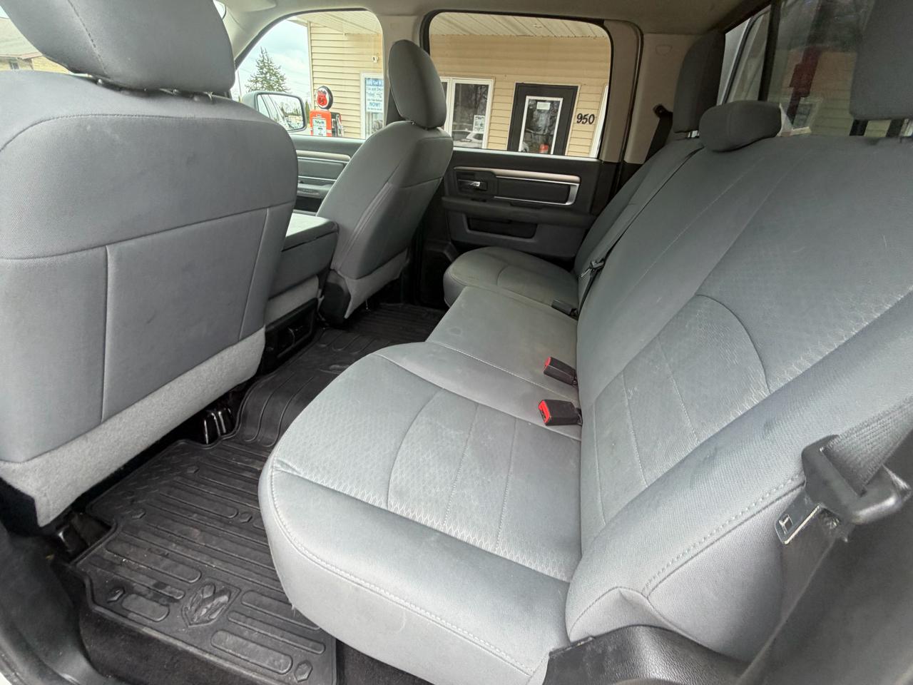 RAM 1500 4WD Crew Cab 149" Outdoorsman 2016