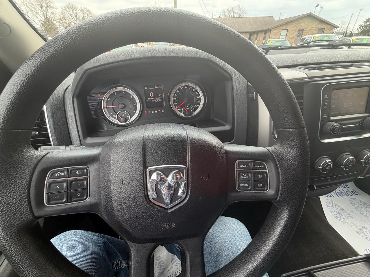 RAM 1500 4WD Crew Cab 149" Outdoorsman 2016