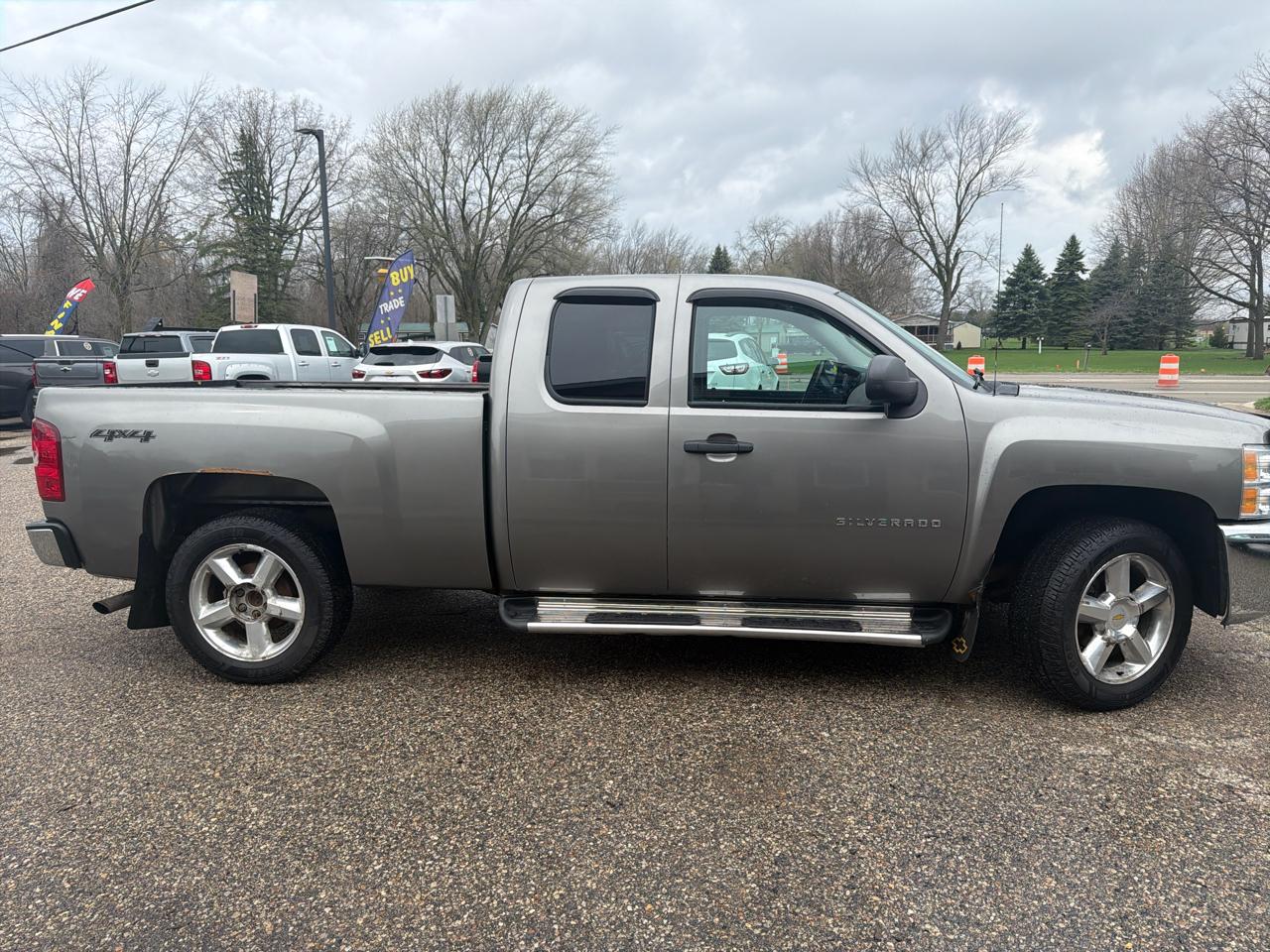 Chevrolet Silverado 1500 4WD Ext Cab 143.5" LT 2012