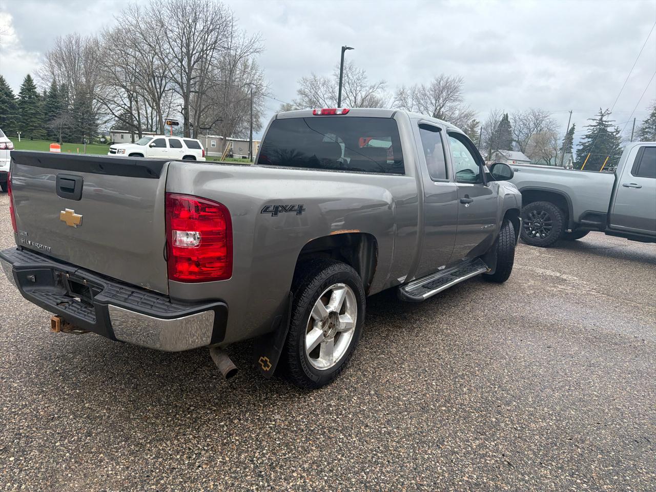Chevrolet Silverado 1500 4WD Ext Cab 143.5" LT 2012