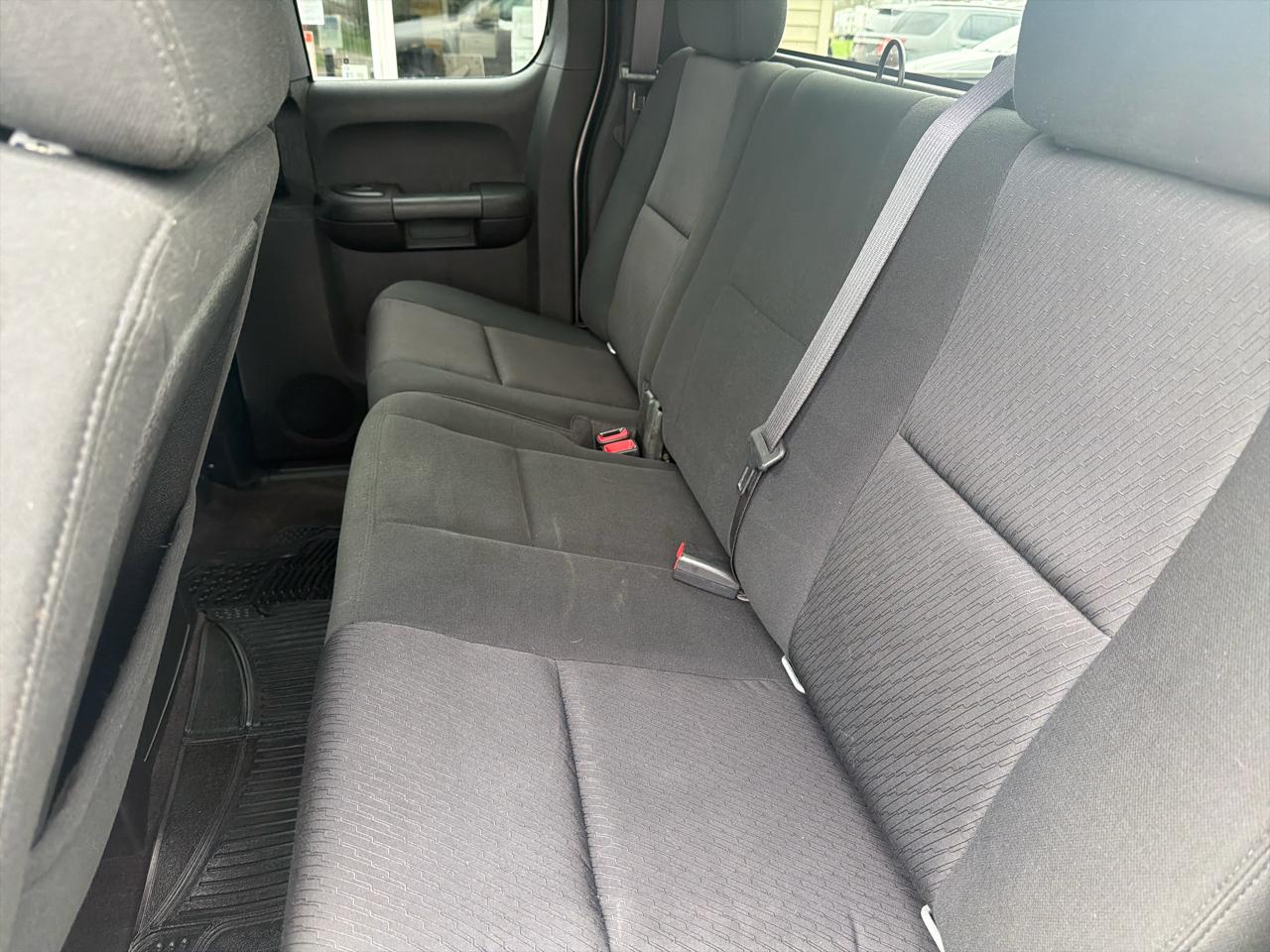 Chevrolet Silverado 1500 4WD Ext Cab 143.5" LT 2012