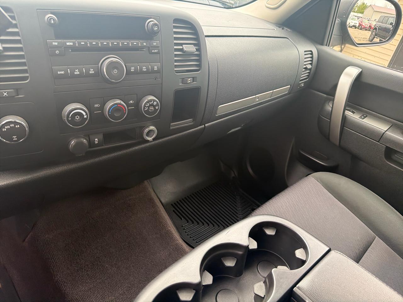Chevrolet Silverado 1500 4WD Ext Cab 143.5" LT 2012
