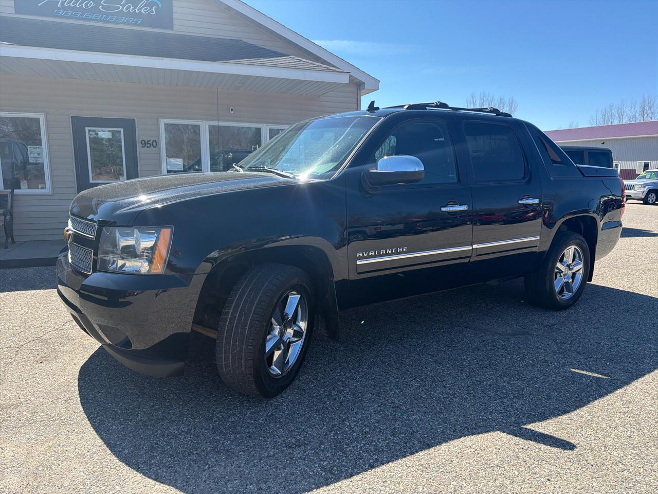 Chevrolet Avalanche 4WD Crew Cab LTZ 2012