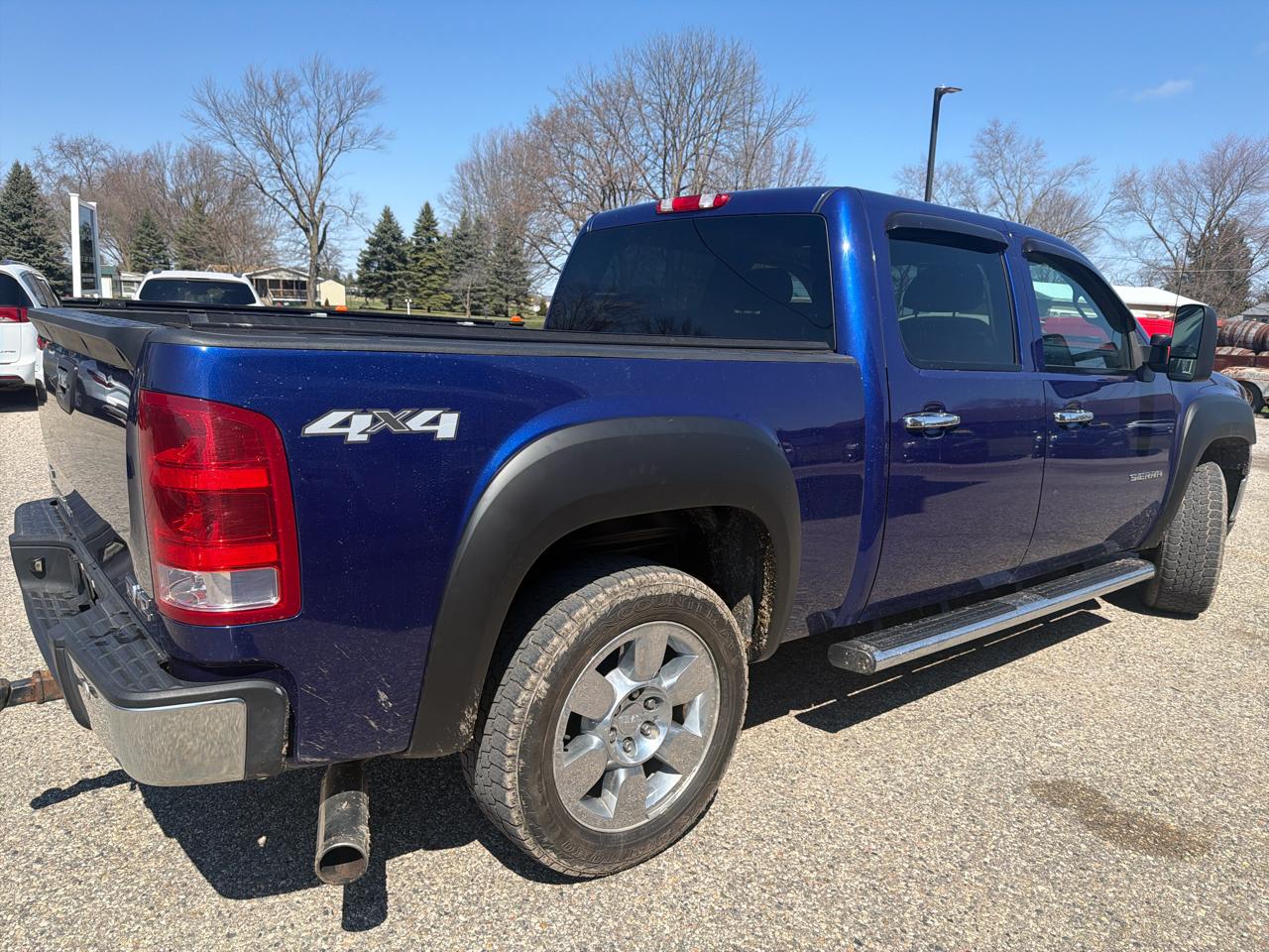 GMC Sierra 1500 4WD Crew Cab 143.5" SLT 2010