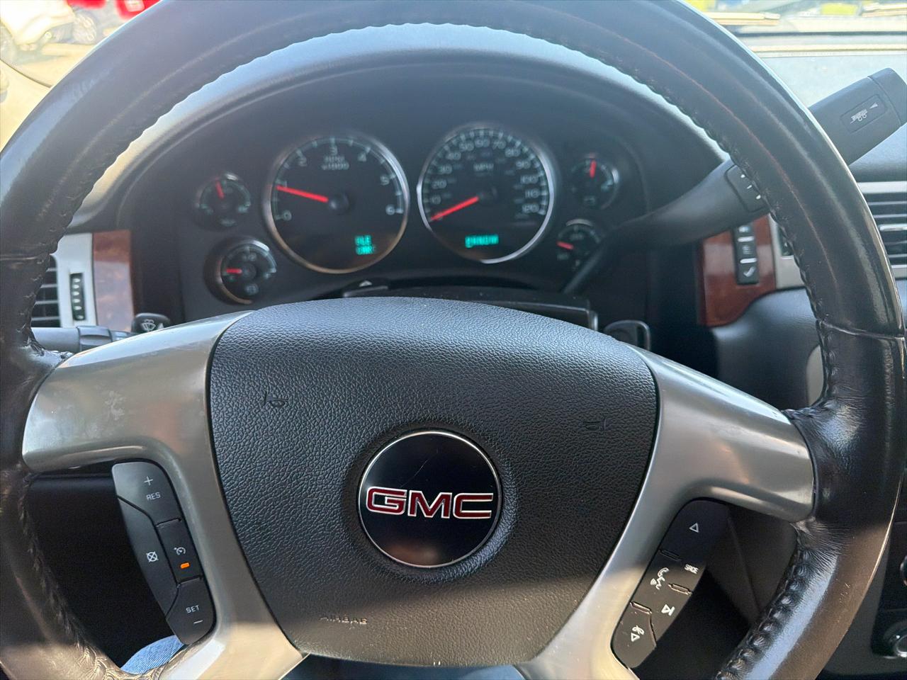 GMC Sierra 1500 4WD Crew Cab 143.5" SLT 2010