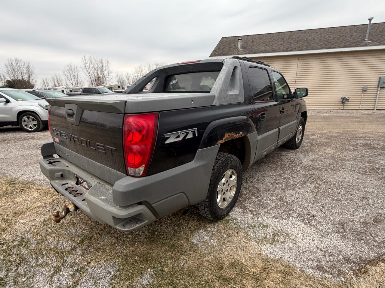 Chevrolet Avalanche 1500 5dr Crew Cab 130" WB 4WD 2002