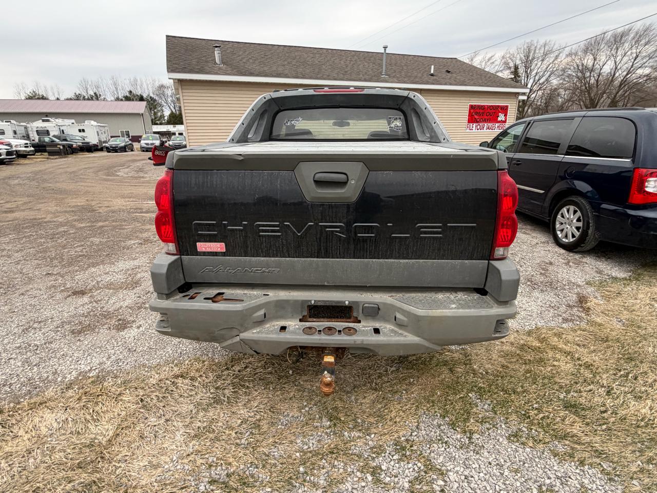 Chevrolet Avalanche 1500 5dr Crew Cab 130" WB 4WD 2002
