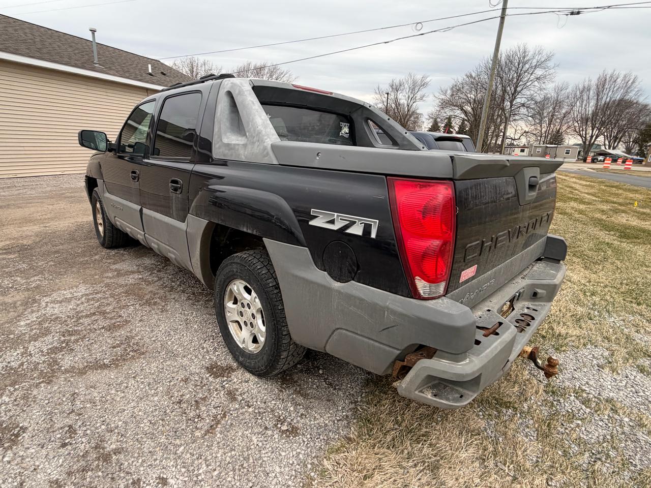 Chevrolet Avalanche 1500 5dr Crew Cab 130" WB 4WD 2002