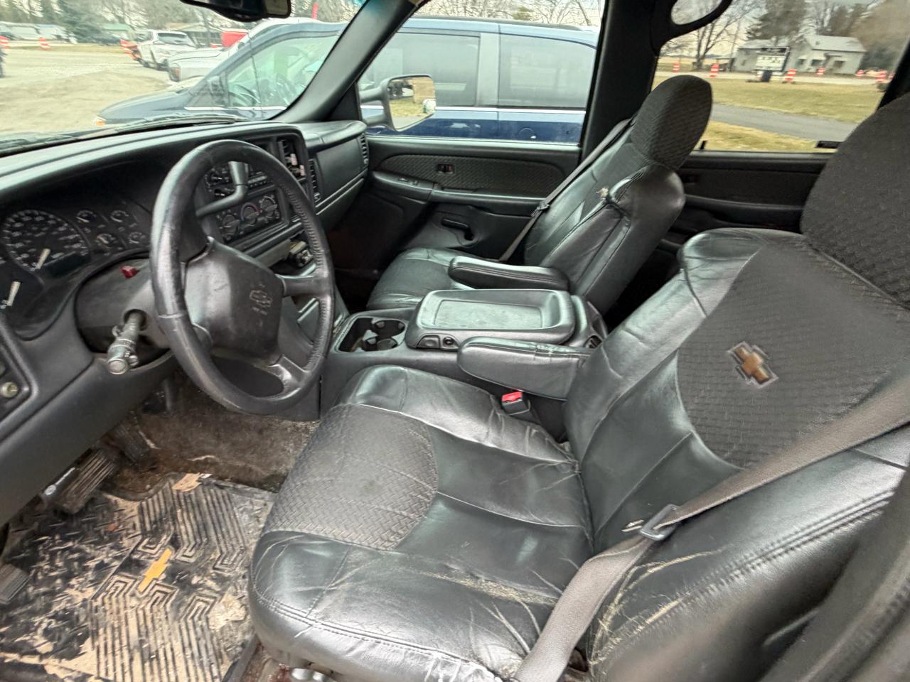 Chevrolet Avalanche 1500 5dr Crew Cab 130" WB 4WD 2002