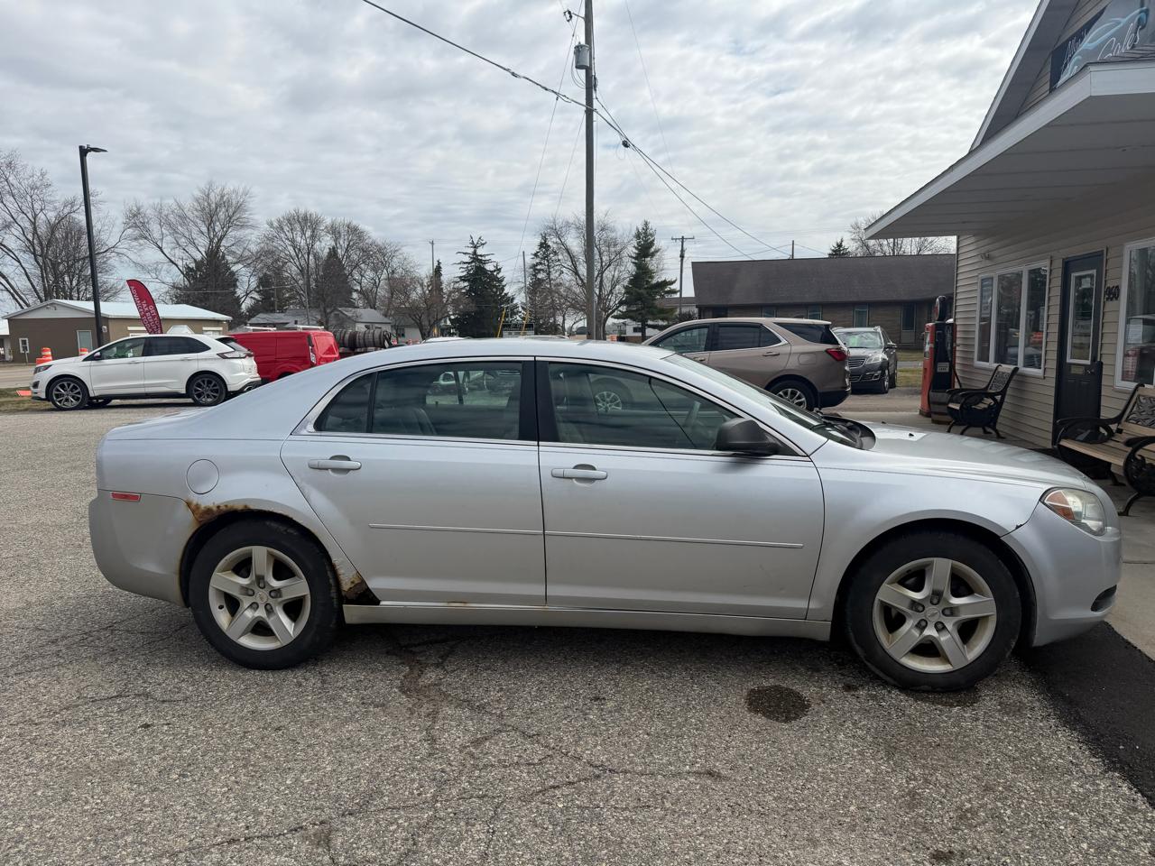 Chevrolet Malibu 4dr Sdn LS w/1LS 2010