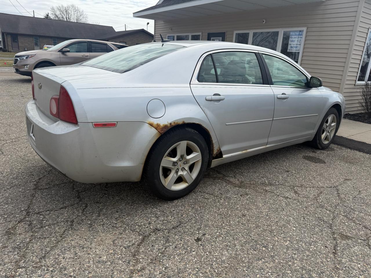 Chevrolet Malibu 4dr Sdn LS w/1LS 2010