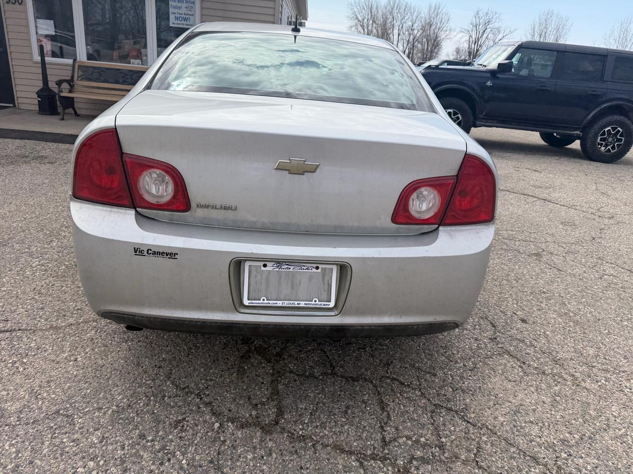 Chevrolet Malibu 4dr Sdn LS w/1LS 2010