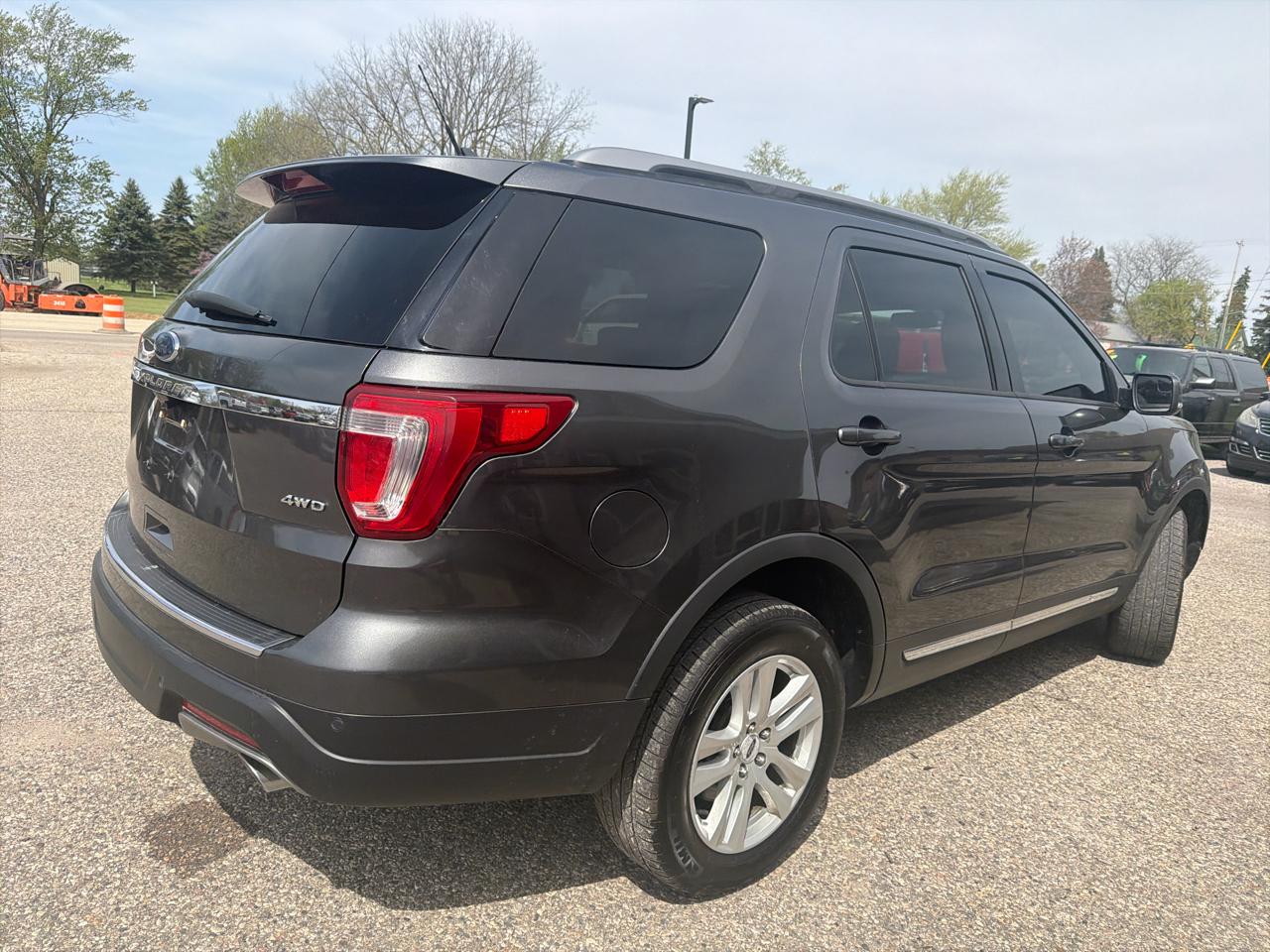 Ford Explorer XLT 4WD 2018