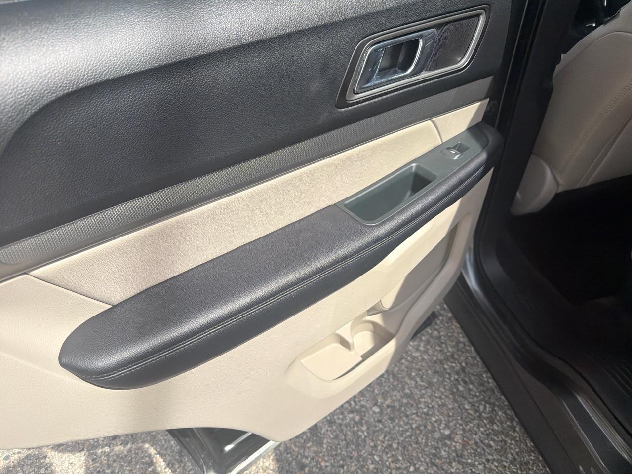 Ford Explorer XLT 4WD 2018