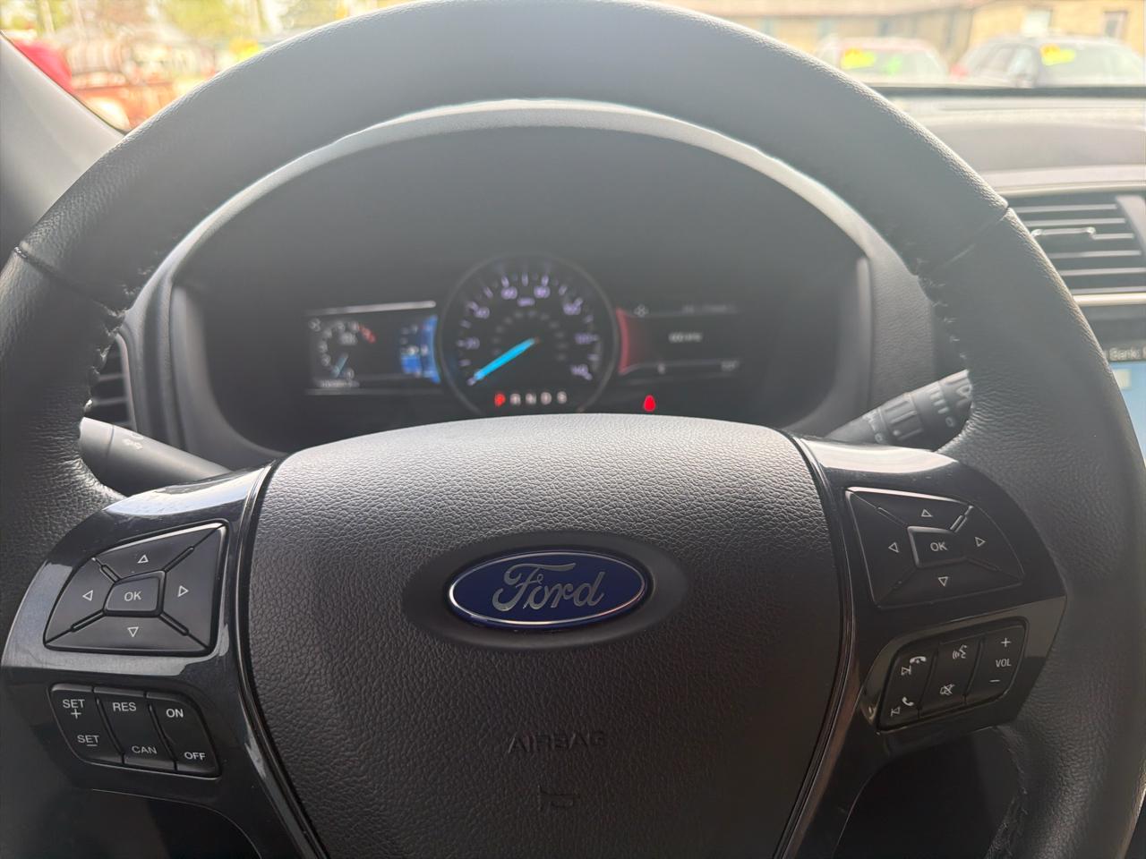 Ford Explorer XLT 4WD 2018