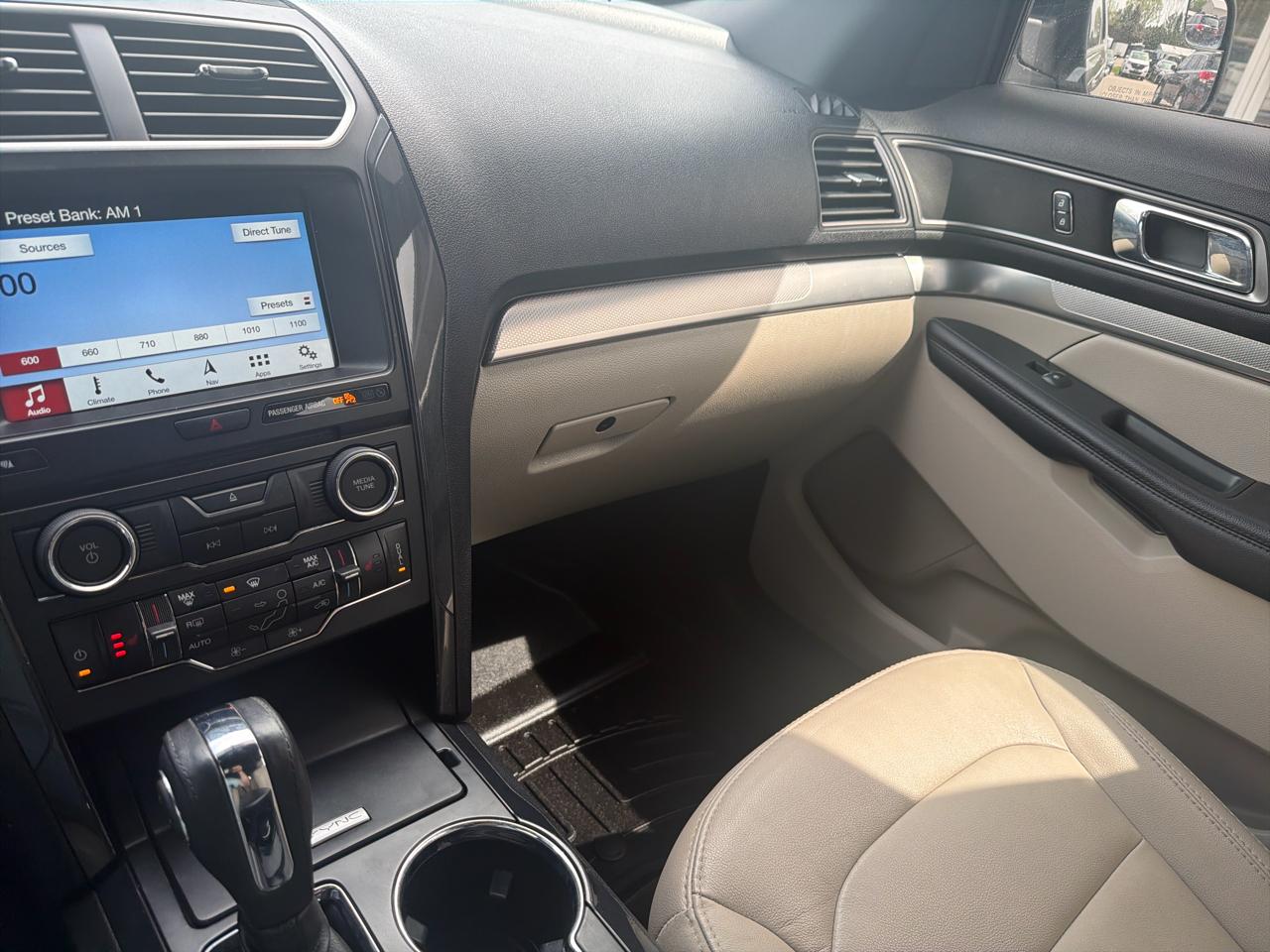 Ford Explorer XLT 4WD 2018
