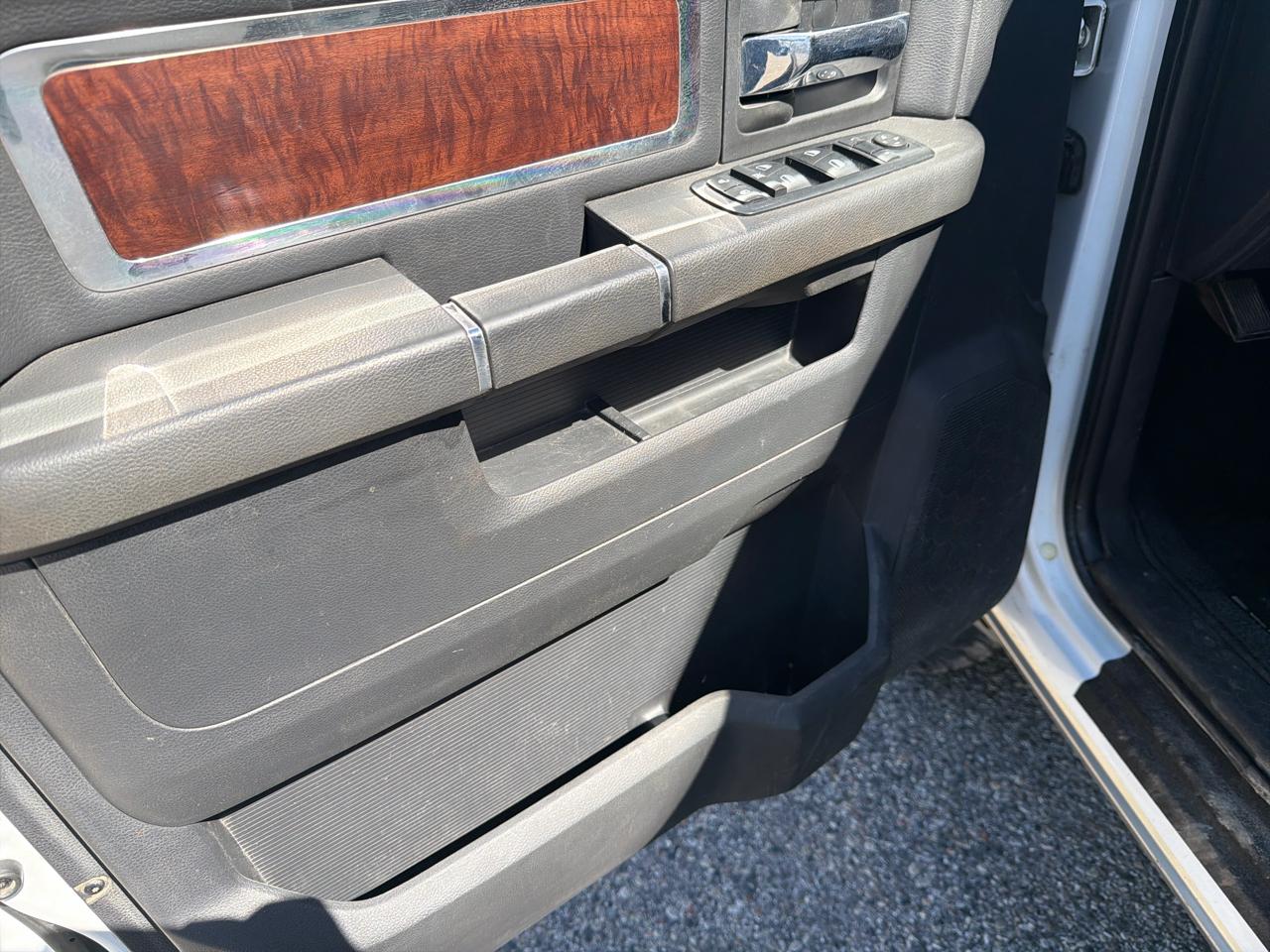 RAM 3500 4WD Crew Cab 149" Laramie 2011