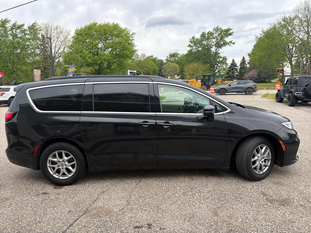 Chrysler Pacifica Touring L FWD 2022