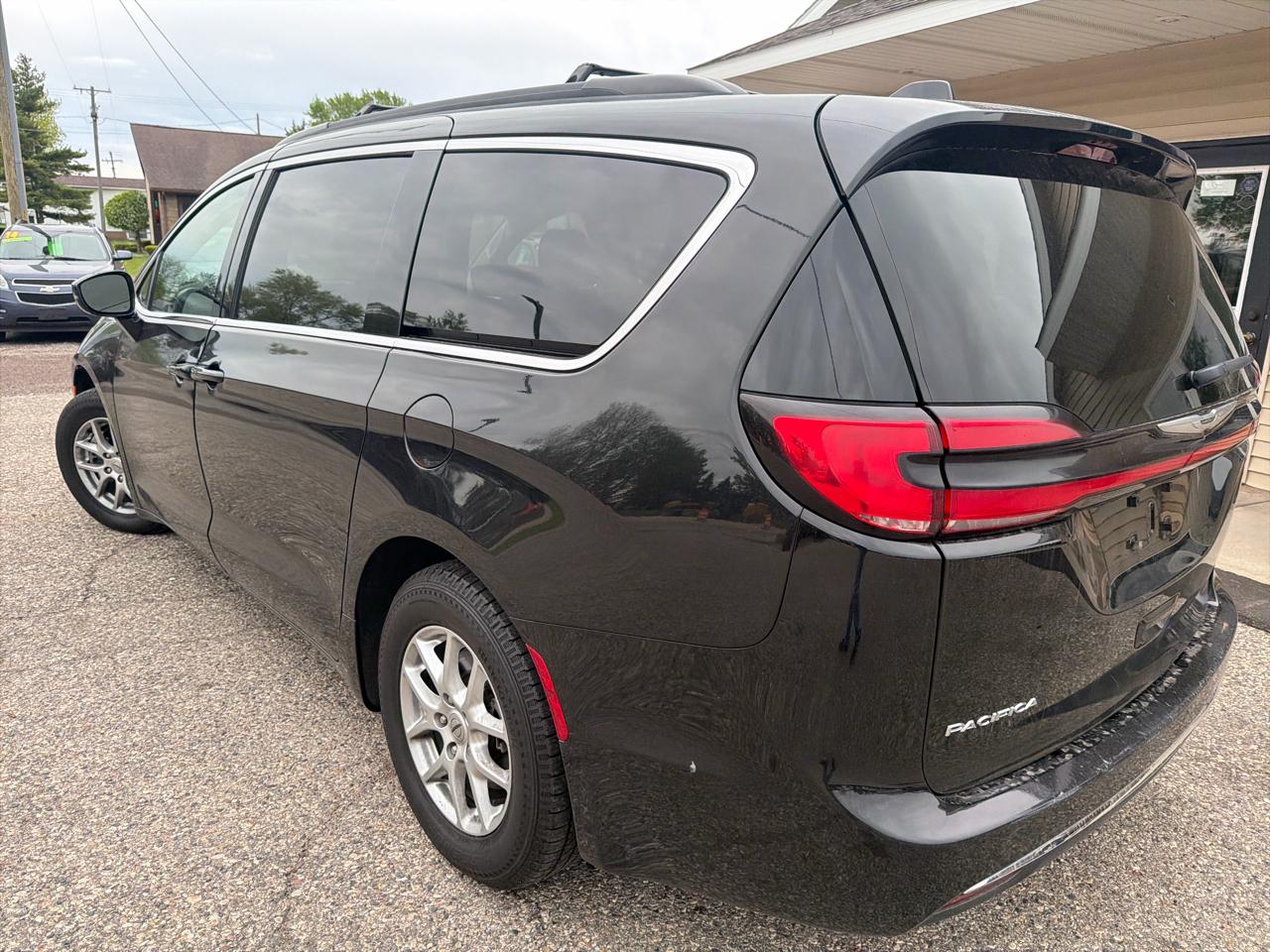 Chrysler Pacifica Touring L FWD 2022