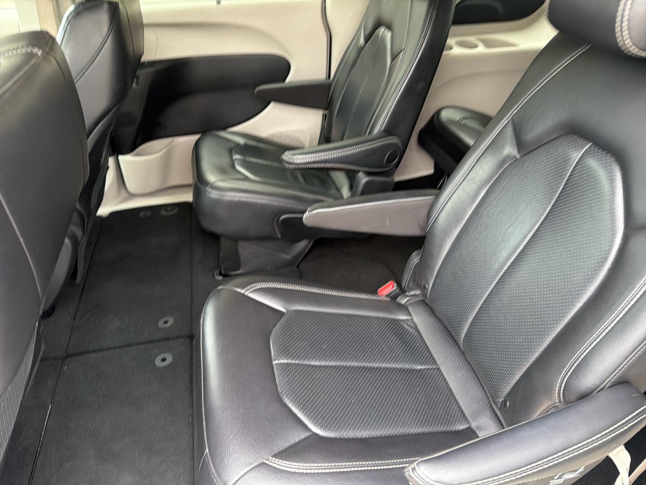 Chrysler Pacifica Touring L FWD 2022
