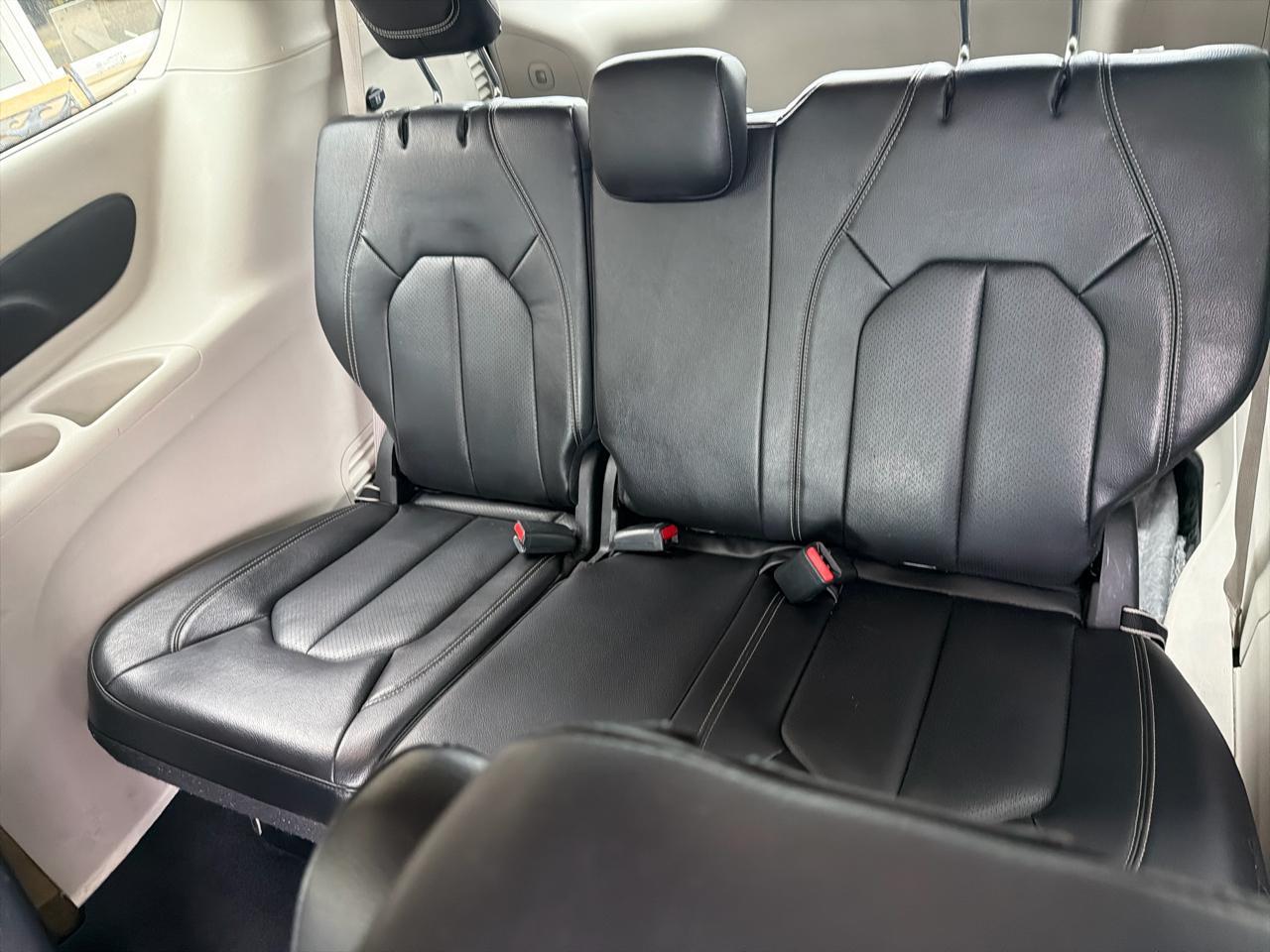 Chrysler Pacifica Touring L FWD 2022