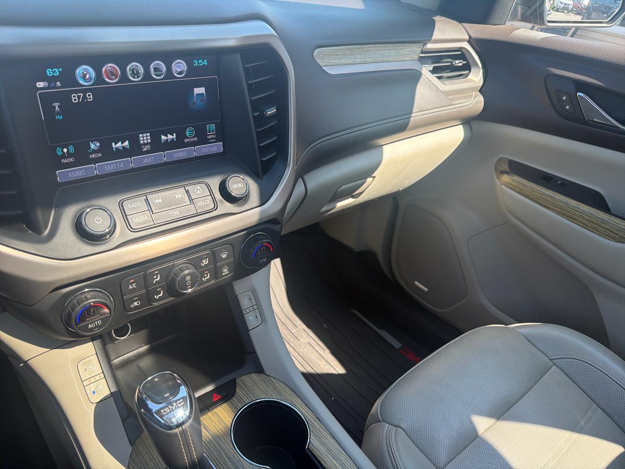 GMC Acadia AWD 4dr Denali 2019