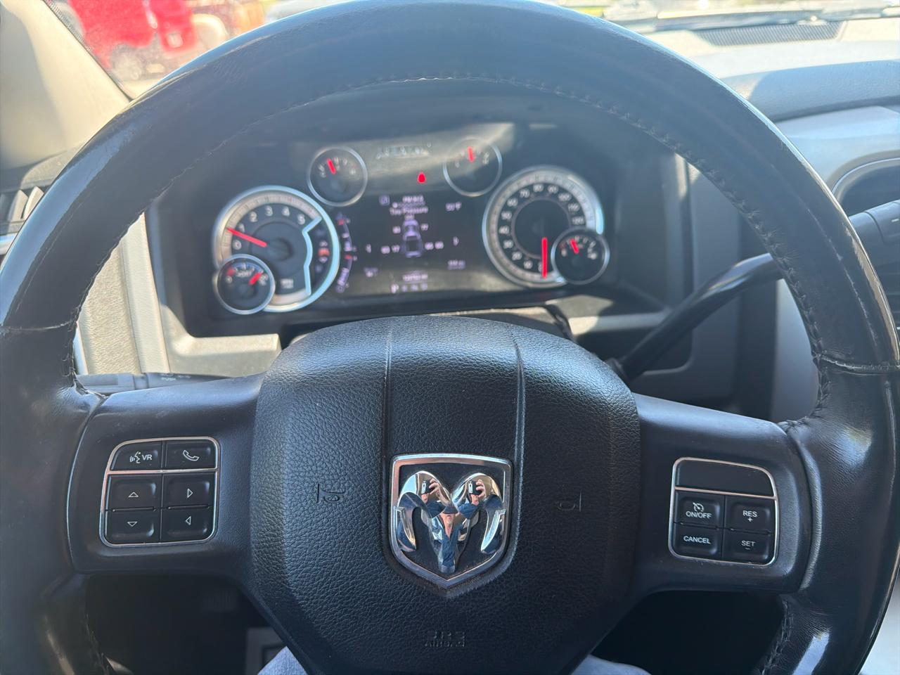 RAM 3500 4WD Mega Cab 160.5" Big Horn 2016