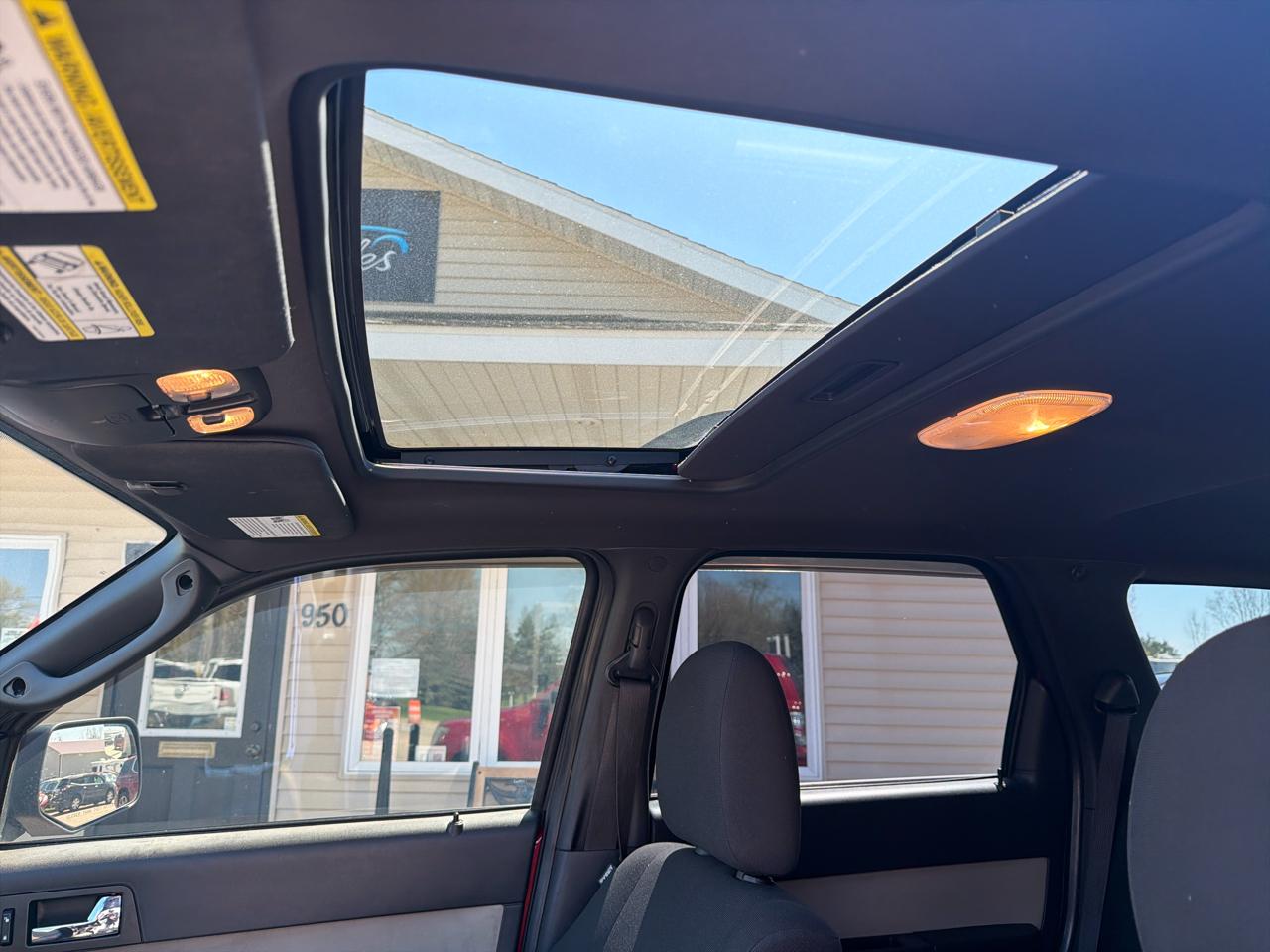 Mercury Mariner FWD 4dr 2011