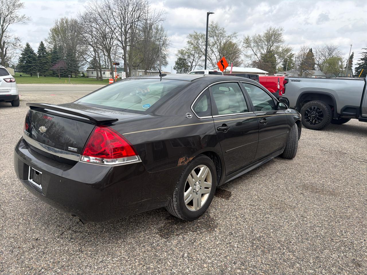 Chevrolet Impala 4dr Sdn 3.9L LT 2009