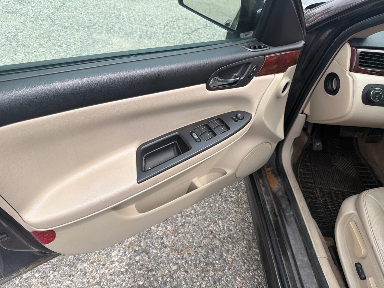 Chevrolet Impala 4dr Sdn 3.9L LT 2009