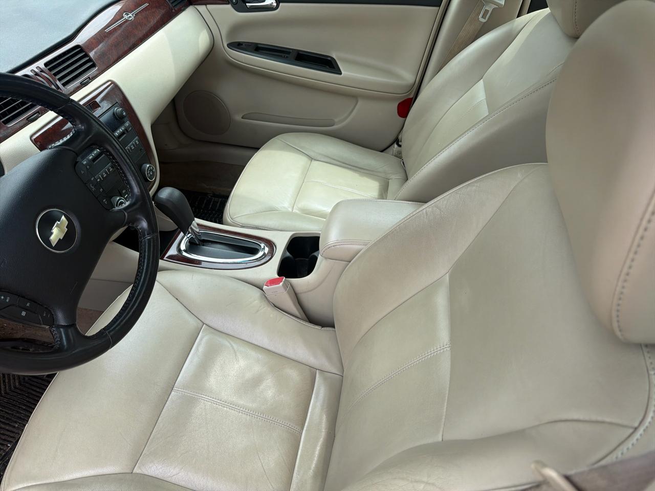 Chevrolet Impala 4dr Sdn 3.9L LT 2009